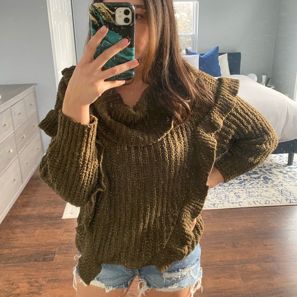 Cowl knit Ruffle Sweater - Picture 3 of 15